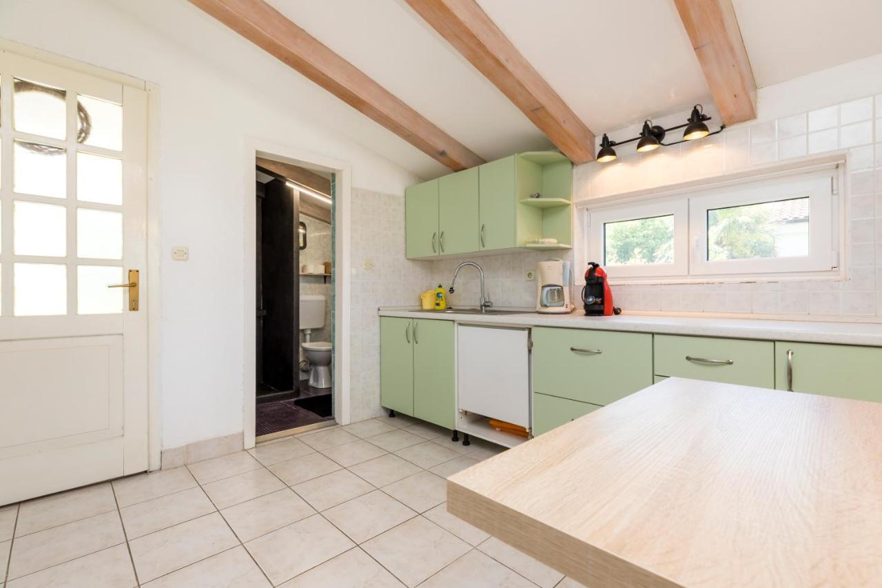 Alaburic Rooms & Apartment Mali Lošinj Eksteriør bilde